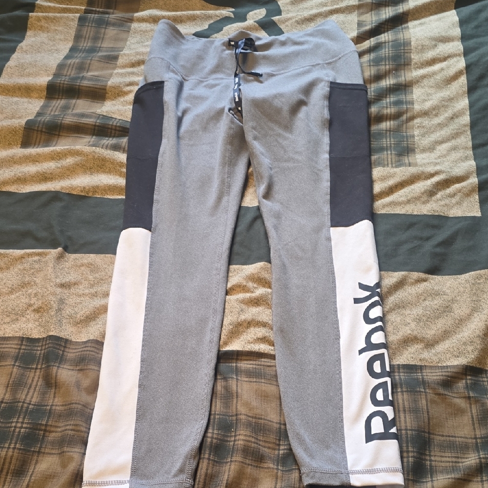 Reebok Womens Gray & White Leggings Never Worn Size Sm Hoodie Also On Page